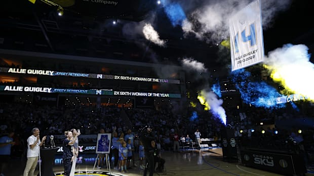 Courtney Vandersloot, Sky