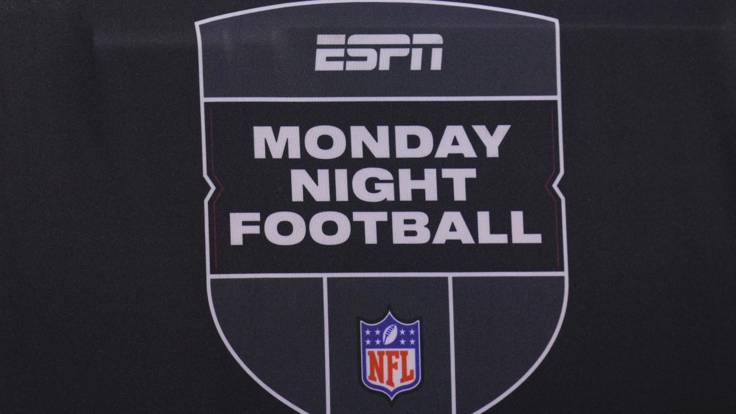 Who is playing on Monday Night Football?