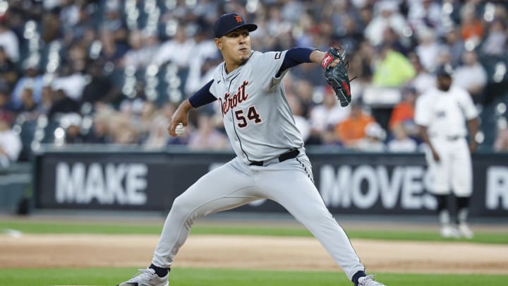 Aug 23, 2024; Chicago, Illinois, USA; Detroit Tigers starting pitcher Keider Montero (54) delivers a pitch against the Chicago White Sox during the first inning at Guaranteed Rate Field.