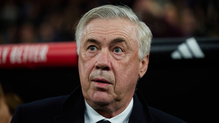 Carlo Ancelotti est l'entraîneur du Real Madrid. Carlo Ancelotti est l'entraîneur du Real Madrid.