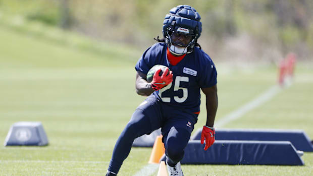 Chicago Bears running back Kyle Monangai (25) runs with the ball during the Rookie Minicamp