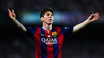 Lionel Messi a débuté en tant qu'ailier droit avec le FC Barcelone.