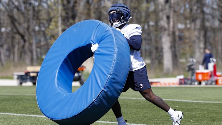 Bears linebacker Ruben Hyppolite II works with the defense on dummy drills during rookie minicamp at Halas Hall.