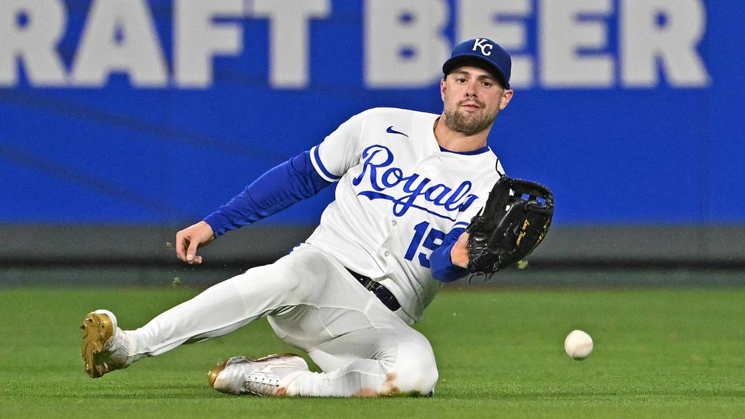 May 19, 2026; Kansas City, Missouri, USA;  Kansas City Royals center fielder Lane Thomas (15) miss plays a fly ball in the ninth inning against the Boston Red Sox at Kauffman Stadium. Mandatory Credit: Peter Aiken-Imagn Images