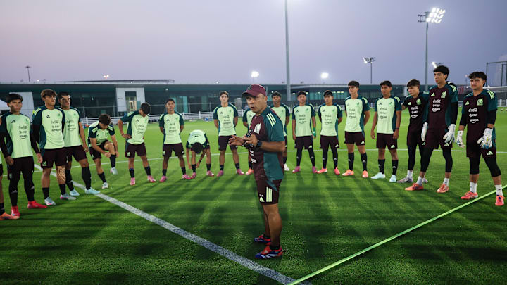 La Selección Nacional Sub 17 que dirige Carlos Cariño debutará ante Corea en el Mundial Sub 17 que se celebrará en Doha. La Selección Nacional Sub 17 que dirige Carlos Cariño debutará ante Corea en el Mundial Sub 17 que se celebrará en Doha.