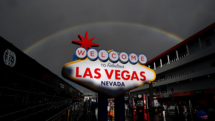 Las Vegas ha tenido un clima diferente al acostumbrado con calor, ahora hubo lluvia y se notó un arcoíris en su cielo.