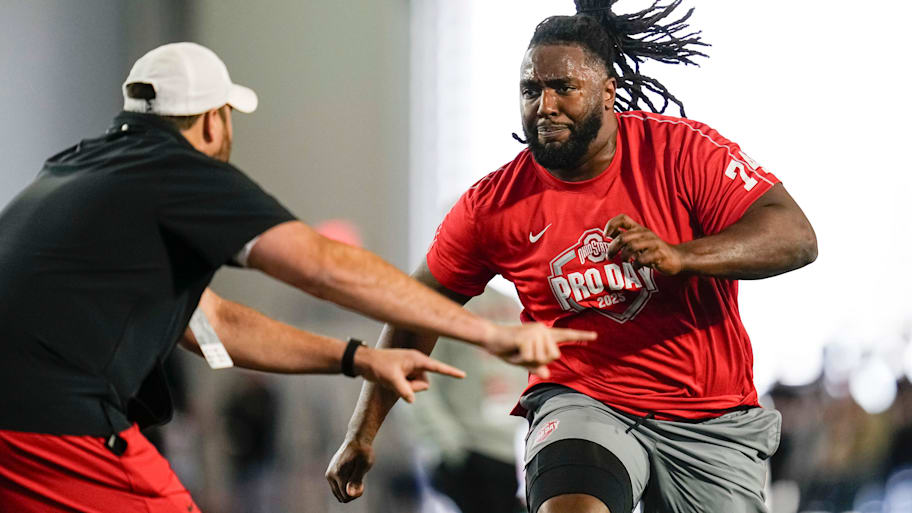 Minnesota Vikings guard Donovan Jackson