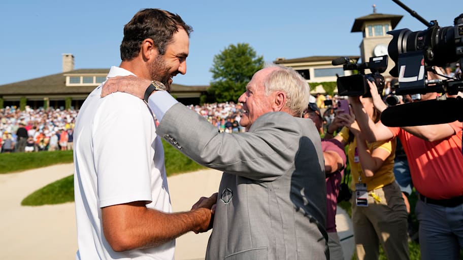 Jack Nicklaus offered his winner’s greeting to Scottie Scheffler on Sunday at the Memorial Tournament, then offered incredibly high praise. | Adam Cairns/Columbus Dispatch / USA TODAY NETWORK via Imagn Images