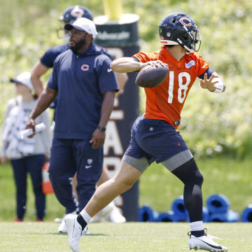 Bears quarterback Caleb Williams remains a heavy favorite with sports books for offensive rookie of the year. 