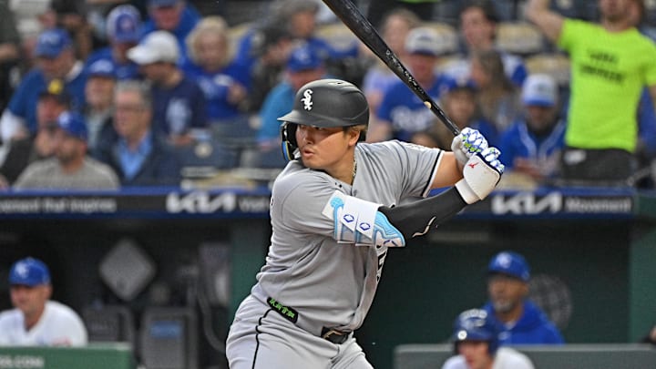 Apr 9, 2026; Kansas City, Missouri, USA;  Chicago White Sox first baseman Munetaka Murakami (5) bats in the first inning against the Kansas City Royals at Kauffman Stadium. Mandatory Credit: Peter Aiken-Imagn Images