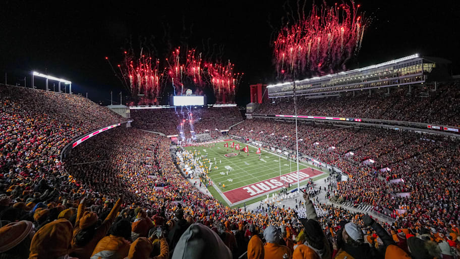 Texas at Ohio State in Week 1 will be one of the marquee games on the ultimate road trip. | Adam Cairns/Columbus Dispatch / USA TODAY NETWORK via Imagn Images