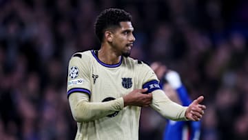 Ronald Araujo devrait retrouver la compétition début janvier. Ronald Araujo devrait retrouver la compétition début janvier.