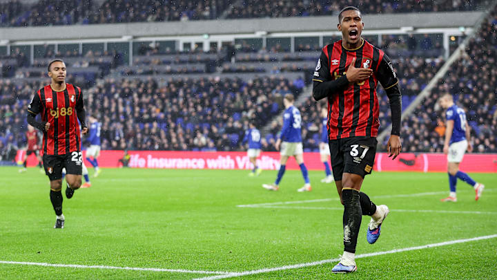 Rayan tem três participações diretas em gol em três jogos pelo Bournemouth