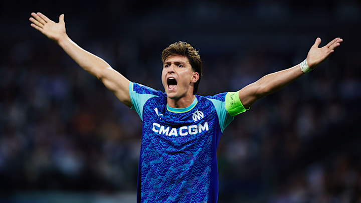 Leonardo Balerdi est annoncé titulaire. Leonardo Balerdi est annoncé titulaire.