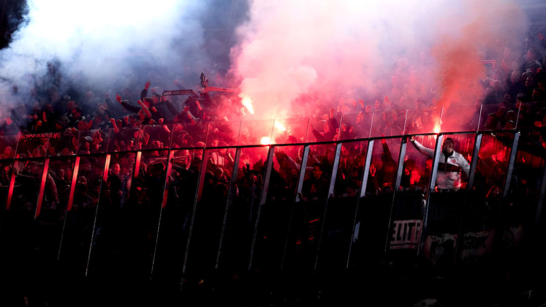 Gegen den FC Barcelona sorgten die Eintracht-Fans für negative Schlagzeilen