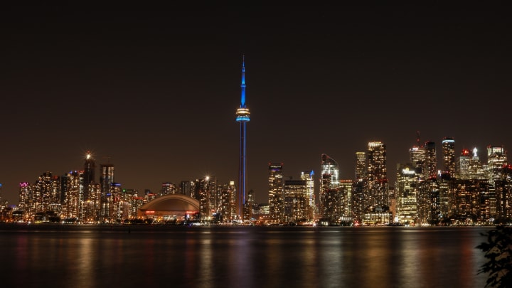 A view of Toronto's city skyline at night...