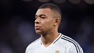 Kylian Mbappé est au cœur d'un cyclone à Madrid. Kylian Mbappé est au cœur d'un cyclone à Madrid.