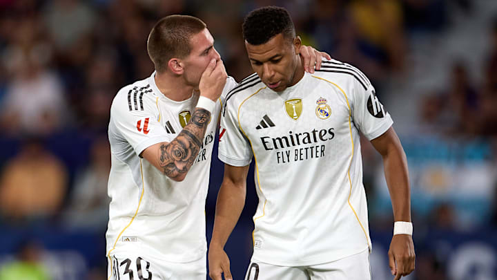 Mastantuono et Mbappé évoluent ensemble depuis plusieurs matchs. Mastantuono et Mbappé évoluent ensemble depuis plusieurs matchs.