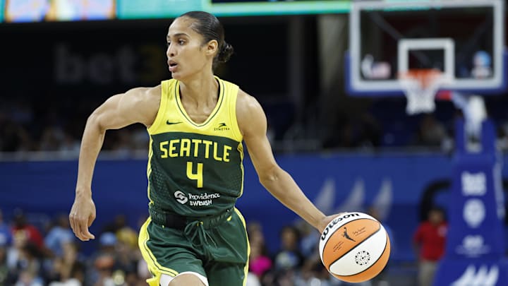 Jul 24, 2025; Chicago, Illinois, USA; Seattle Storm guard Skylar Diggins (4) brings the ball up court against the Chicago Sky during the second half at Wintrust Arena. Jul 24, 2025; Chicago, Illinois, USA; Seattle Storm guard Skylar Diggins (4) brings the ball up court against the Chicago Sky during the second half at Wintrust Arena.