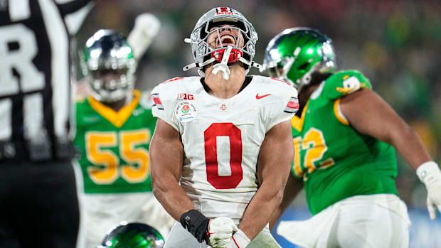 Ohio State Buckeyes linebacker Cody Simon (0) celebrates a sack during the College Football Playoff quarterfinal