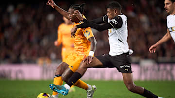 Cristhian Mosquera (r.)