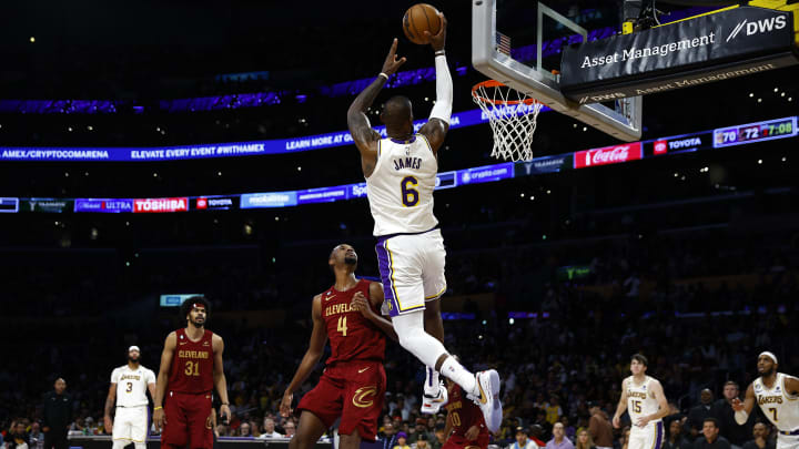 Lakers se enfrentan a Cavaliers