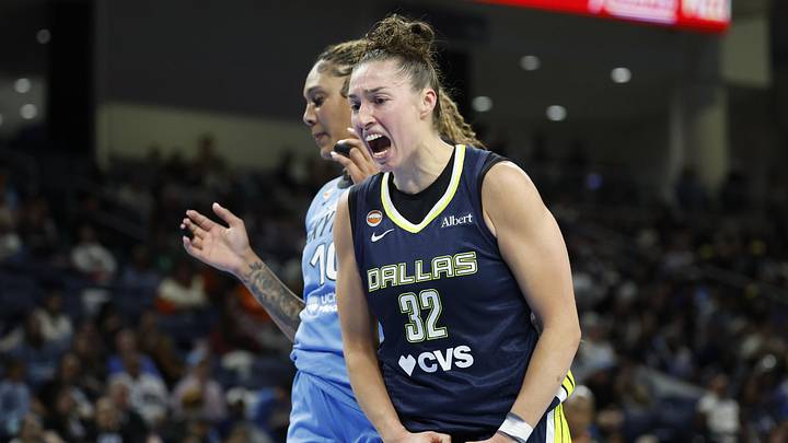 May 20, 2026; Chicago, Illinois, USA; Dallas Wings forward Jessica Shepard (32) reacts after scoring against the Chicago Sky during the second half at Wintrust Arena. Mandatory Credit: Kamil Krzaczynski-Imagn Images
