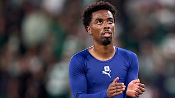 Angel Gomes s'éloigne de l'OM après y avoir signé cet été. Angel Gomes s'éloigne de l'OM après y avoir signé cet été.