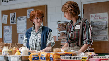(L to R) Amybeth McNulty as Vickie and Maya Hawke as Robin Buckley in Stranger Things 4