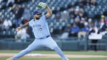 May 27, 2024; Chicago, Illinois, USA; Toronto Blue Jays starting pitcher Alek Manoah (6) delivers a pitch against the Chicago White Sox during the first inning at Guaranteed Rate Field. Mandatory Credit: Kamil Krzaczynski-USA TODAY Sports