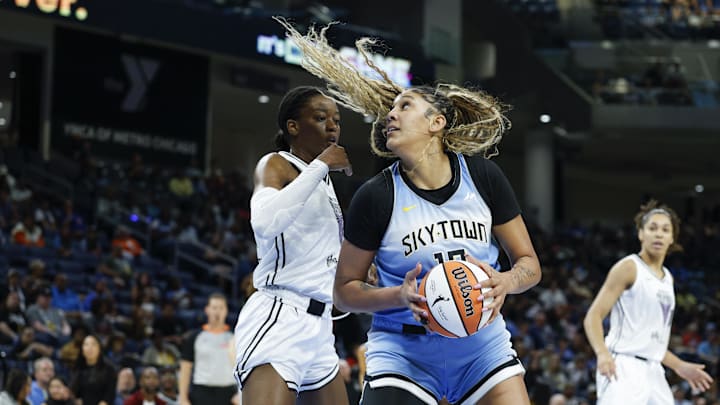 Aug 1, 2025; Chicago, Illinois, USA; Chicago Sky center Kamilla Cardoso (10) drives to the basket against the Golden State Valkyries during the first half at Wintrust Arena. Mandatory Credit: Kamil Krzaczynski-Imagn Images Aug 1, 2025; Chicago, Illinois, USA; Chicago Sky center Kamilla Cardoso (10) drives to the basket against the Golden State Valkyries during the first half at Wintrust Arena. Mandatory Credit: Kamil Krzaczynski-Imagn Images