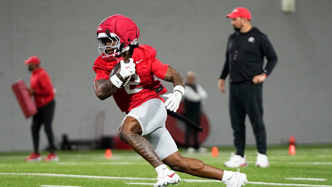 Ohio State Buckeyes running back Legend Bey (2) runs during the first day of spring workouts for the 2026 football season at Woody Hayes Athletic Complex in Columbus on March 10, 2026.