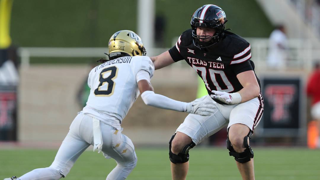Nov 15, 2025; Lubbock, Texas, USA; Texas Tech Red Raiders offensive lineman Jacob Ponton (70) blocks Central Florida Knights defense safety Demari Henderson (8) in the second half at Jones AT&T Stadium. Mandatory Credit: Michael C. Johnson-Imagn Images Nov 15, 2025; Lubbock, Texas, USA; Texas Tech Red Raiders offensive lineman Jacob Ponton (70) blocks Central Florida Knights defense safety Demari Henderson (8) in the second half at Jones AT&T Stadium. Mandatory Credit: Michael C. Johnson-Imagn Images