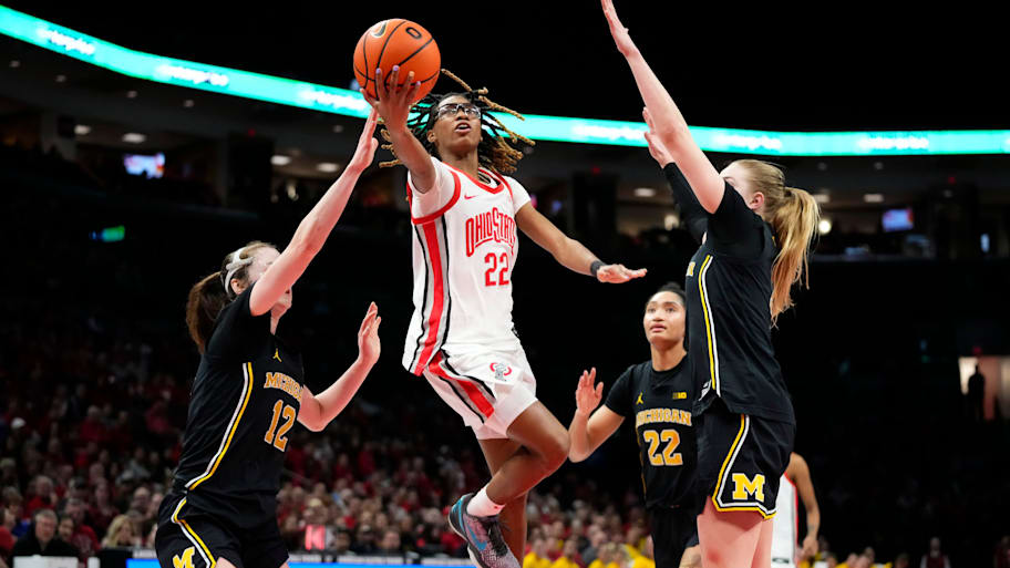 Ohio State Buckeyes guard Jaloni Cambridge (22) drives to the basket