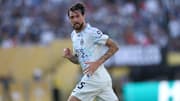 Francesco Acerbi s'est fait chambrer par un supporter du PSG. 