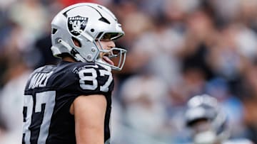 Tennessee Titans v Las Vegas Raiders