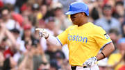 Los Yankees tendrán que entregar prospectos top a Boston por Rafael Devers