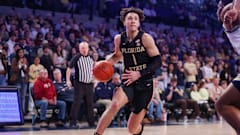 Jalen Warley drives the ball during the Florida State men's basketball game at Georgia Tech.