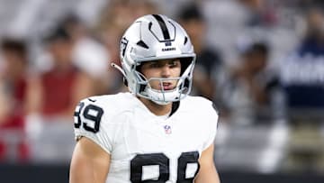 Aug 23, 2025; Glendale, Arizona, USA; Las Vegas Raiders tight end Brock Bowers (89) against the Arizona Cardinals during a preseason NFL game at State Farm Stadium. Mandatory Credit: Mark J. Rebilas-Imagn Images