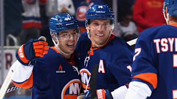The New York Islanders look to make it three wins in a row with a win over the Los Angeles Kings at home on Tuesday night.