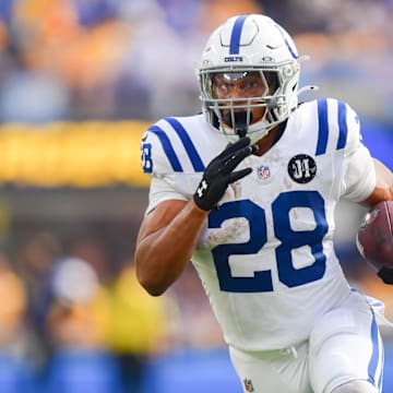Oct 19, 2025; Inglewood, California, USA; Indianapolis Colts running back Jonathan Taylor (28) moves the ball in the first half against the Los Angeles Chargers at SoFi Stadium. 