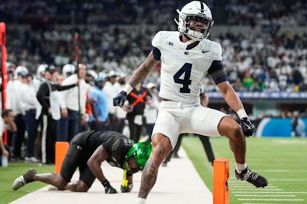 Penn State Nittany Lions cornerback A.J. Harris breaks up a pass during the Big Ten Championship game