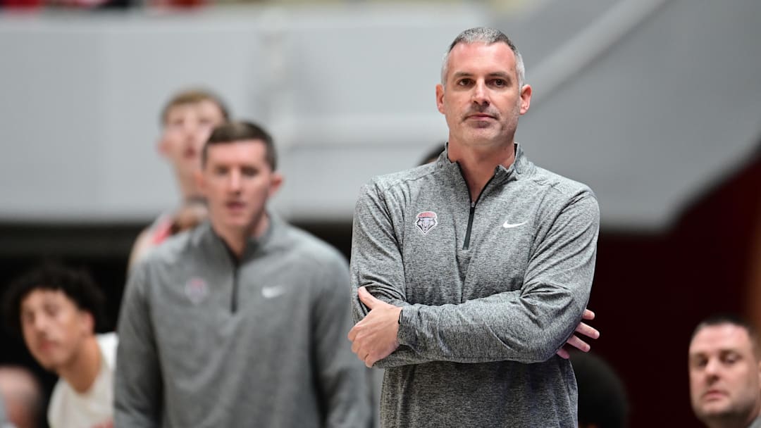 Oct 25, 2025; Pullman, WA, USA; New Mexico Lobos head coach Eric Olen.
