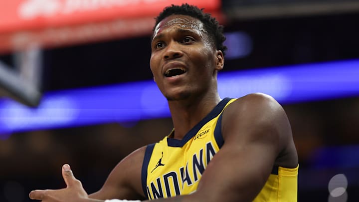 Indiana Pacers wing Bennedict Mathurin (00) during a game against the Miami Heat.