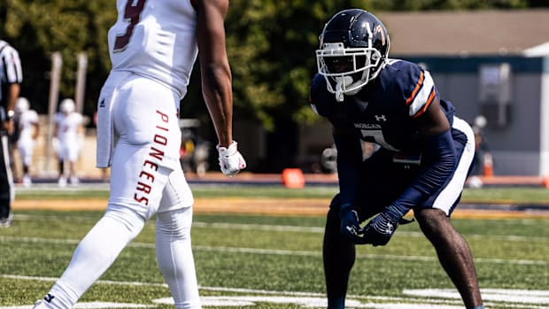 Morgan State defensive back Carlvainsky Decius