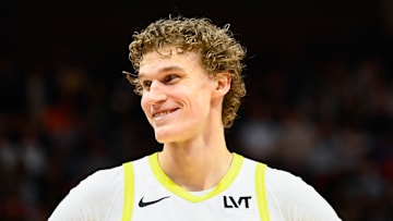 Philadelphia 76ers v Utah Jazz