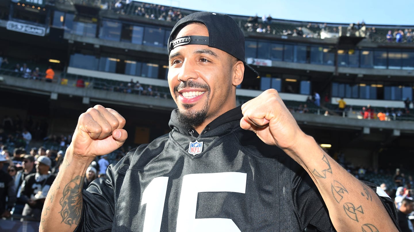 Former Champion Ward Expresses Interest in Comeback Fight Against Joshua
