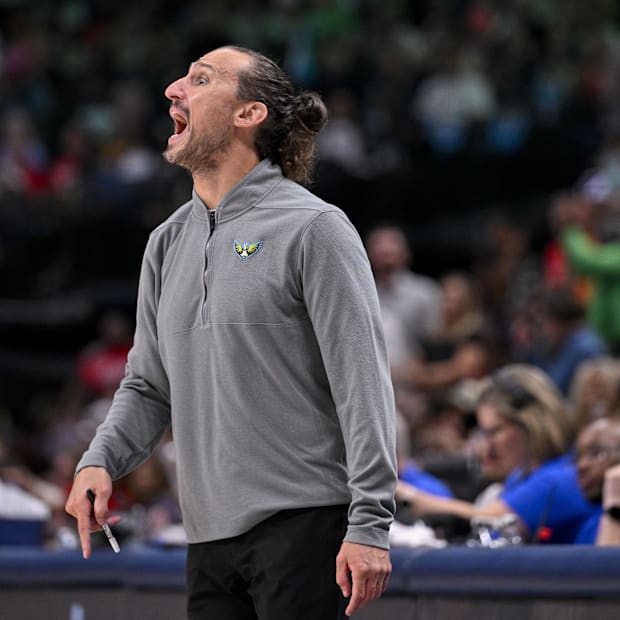 Dallas Wings head coach Chris Koclanes