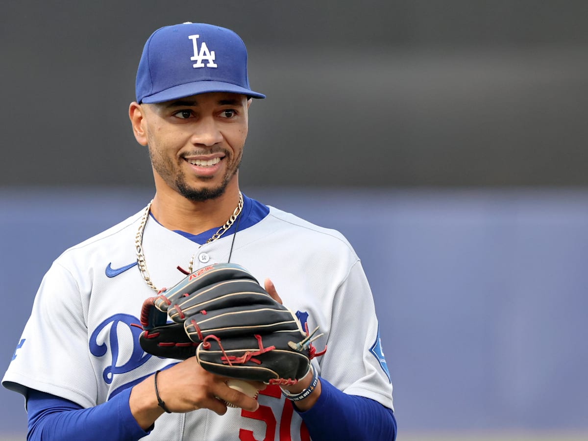 Dave Roberts Still 'Mulling' Over Dodgers Lineup Order