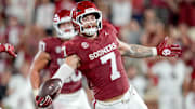 Oklahoma's Jaren Kanak moved from linebacker to tight end last winter.
